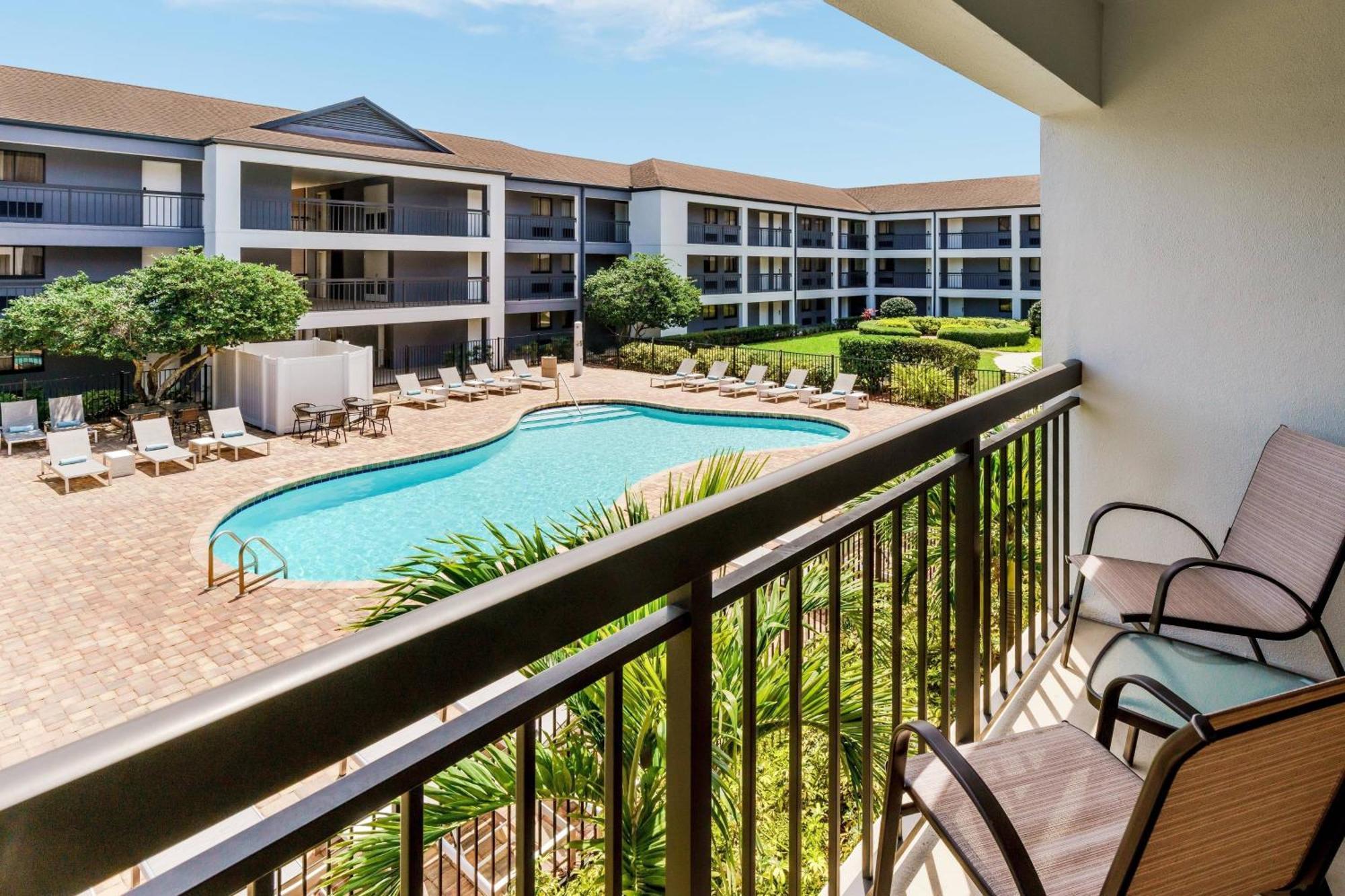 Courtyard By Marriott Orlando Lake Buena Vista At Vista Centre Bagian luar foto