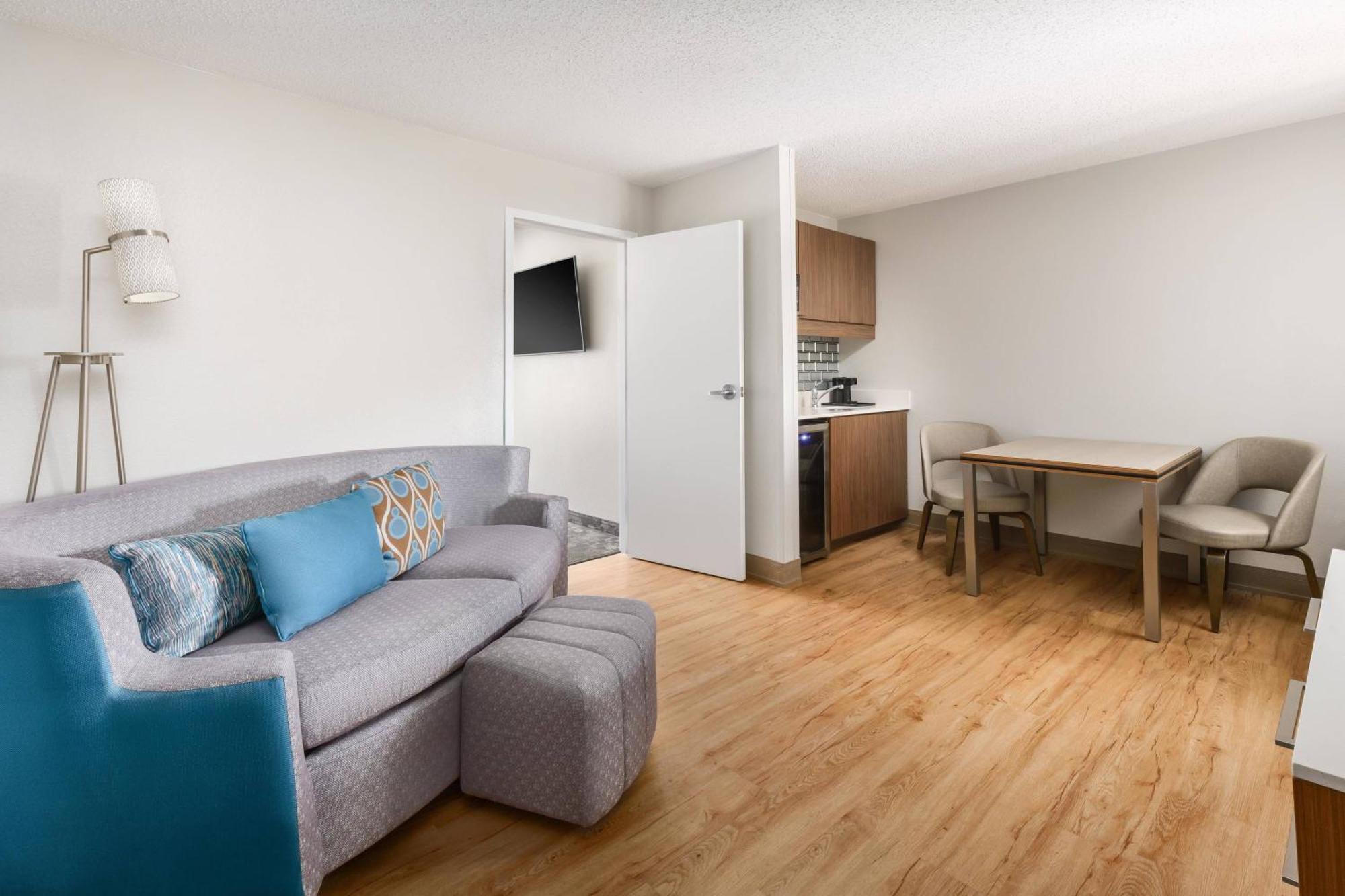 Courtyard By Marriott Orlando Lake Buena Vista At Vista Centre Bagian luar foto